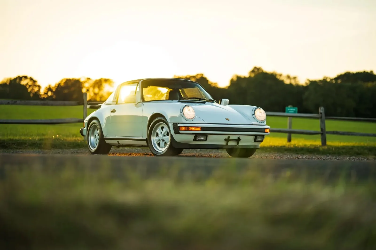 1989 Porsche 911 Carrera Targa