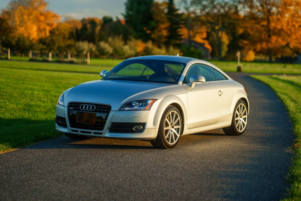 2008 Audi TT 3.2 Quattro — Front three-quarter view