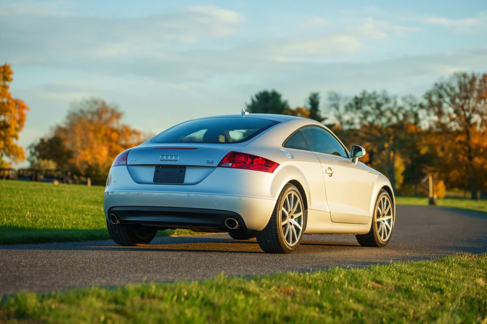 2008 Audi TT 3.2 Quattro — Rear three-quarter view