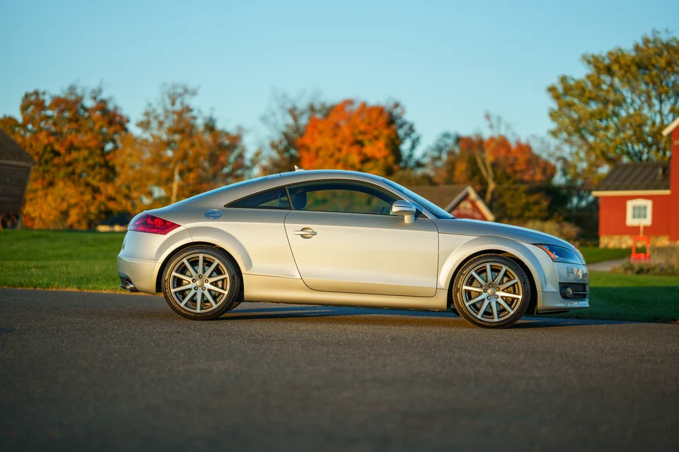 2008 Audi TT 3.2 Quattro — Side profile