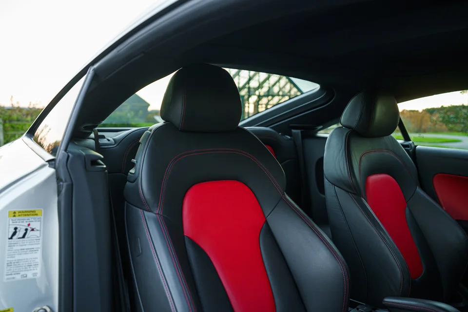 2008 Audi TT 3.2 Quattro — Front seats
