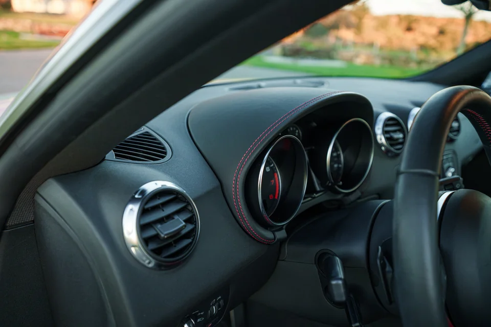 2008 Audi TT 3.2 Quattro — Dashboard red stitching