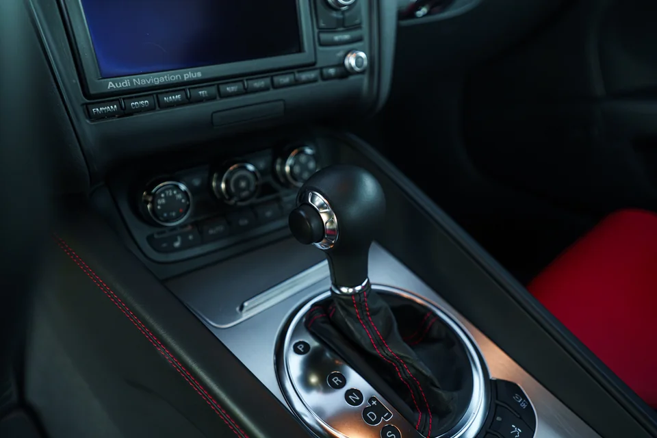 2008 Audi TT 3.2 Quattro — S tronic gear selector