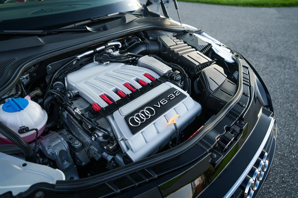 2008 Audi TT 3.2 Quattro — V6 engine bay