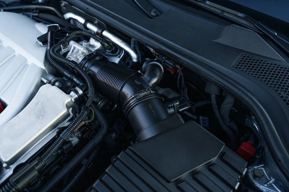2008 Audi TT 3.2 Quattro — Engine intake detail