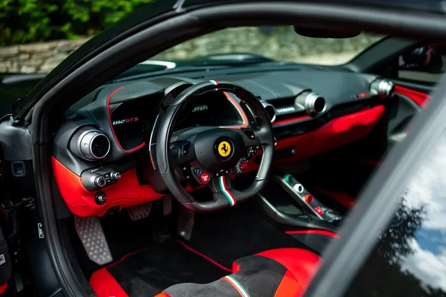 2023 Ferrari 812 GTS photo 3